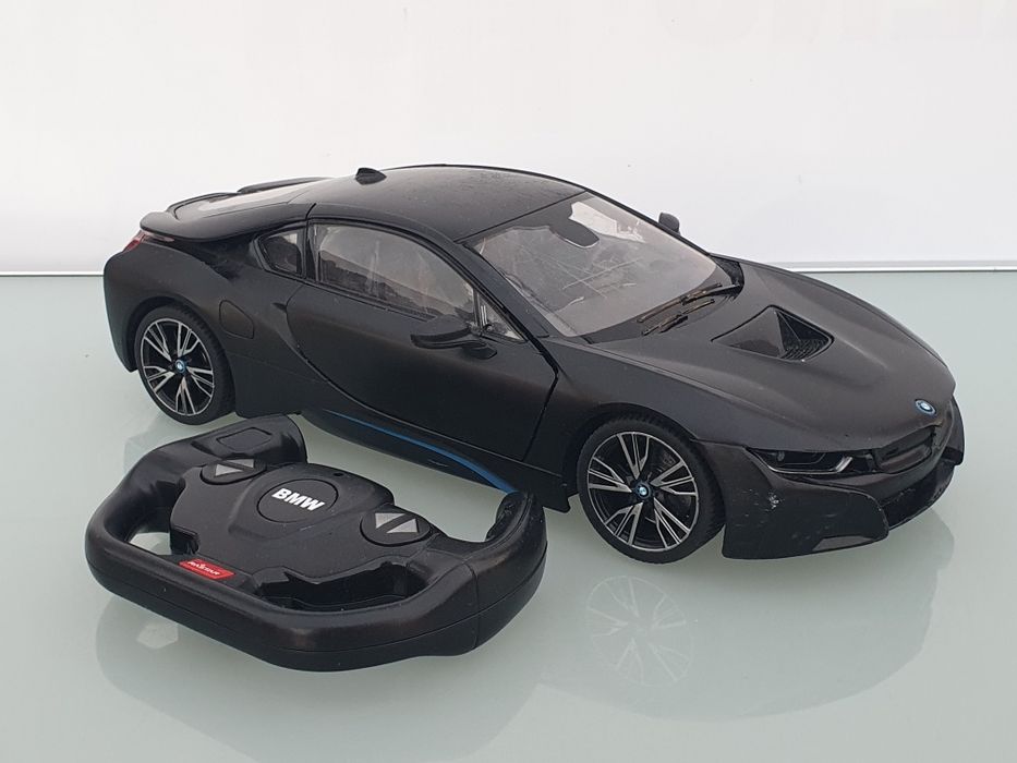 licencjonowany samochód zdalnie sterowany BMW i8 Rastar w skali 1:14.