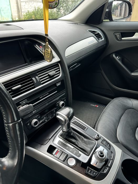 Продам Audi a4 b8 2015 quattro