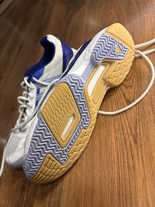 Кросівки волейбольні Adidas