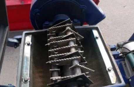 Кормоподрібнювач січкарня ДТЗ КР-20С для мініферми