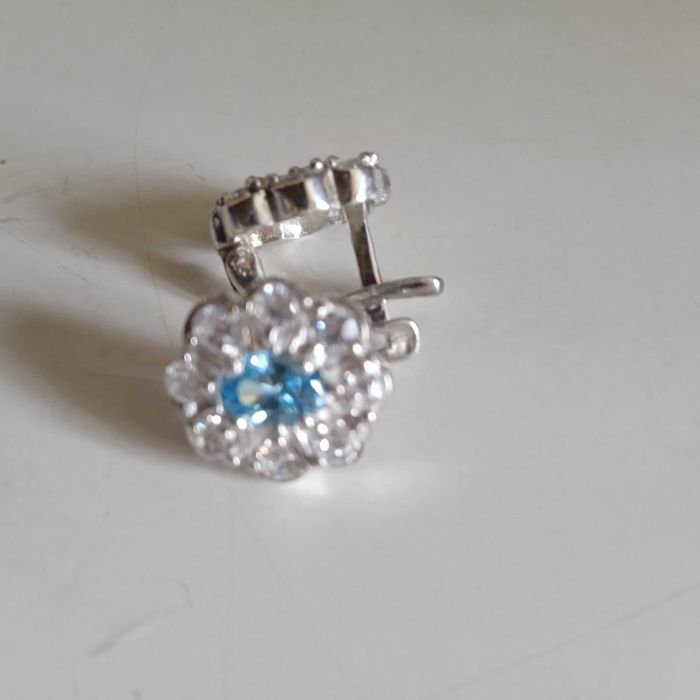 Продам срібні сережки