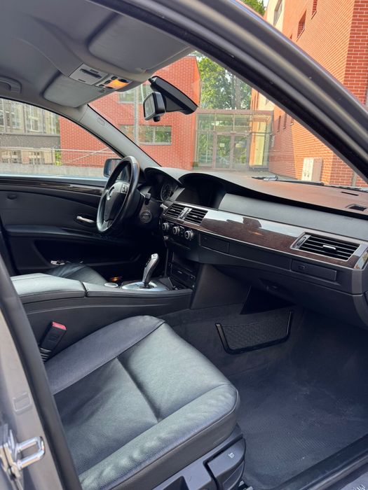 Bmw E61 2.0 2008R