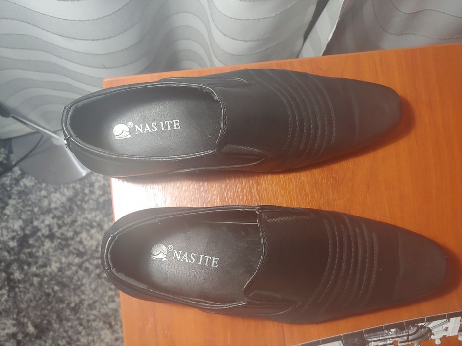 Чоловічі туфлі .