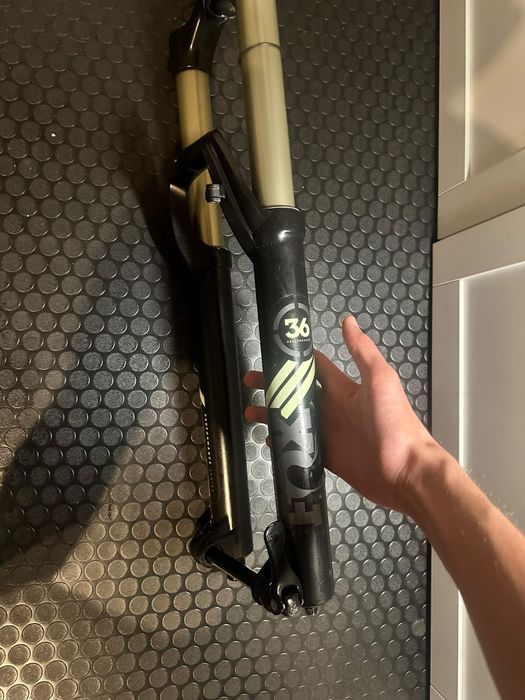 Fox 36 performance series taperet