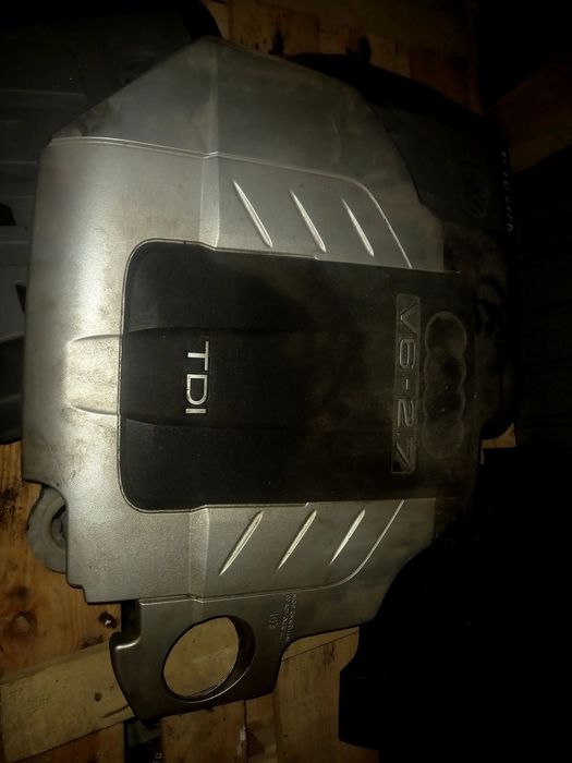 Декоративна кришка Passat B6 Octavia A5 Superb  А6 С6