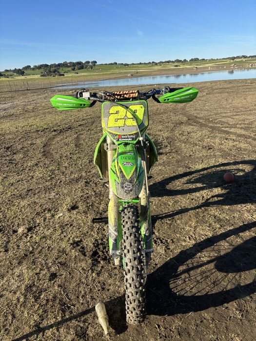 kawasaki kx250f.