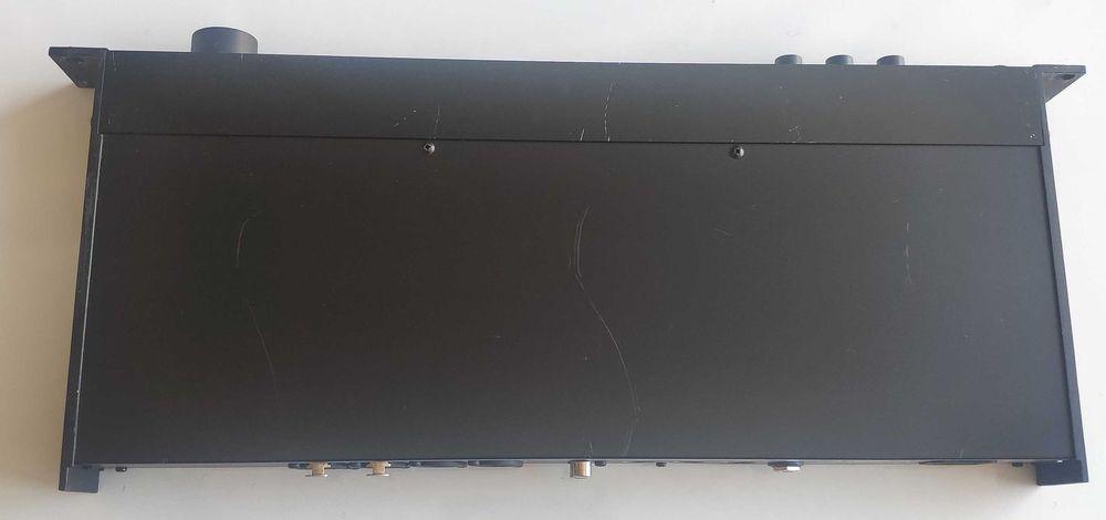T.C. Eletronic M-ONE XL como novo em bom funcionamento.