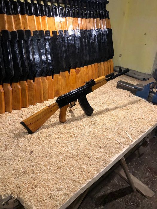 Виготоалення макетів бутафорія автомати і тд