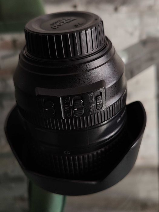 Nikon D750 + Nikkor 24-120mm 4G ED + Grip