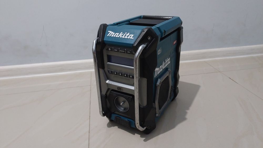 Makita Радіоприймач акумуляторний Makita MR003G