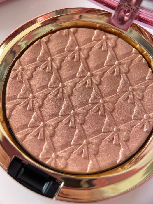 MAC rozświetlacz extra Dimension skinfinish