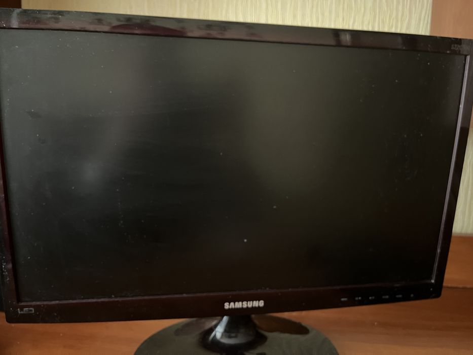 Монитор LED Samsung S22C300B (Full HD)