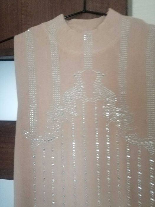 Sukienka na każdą okazję camel