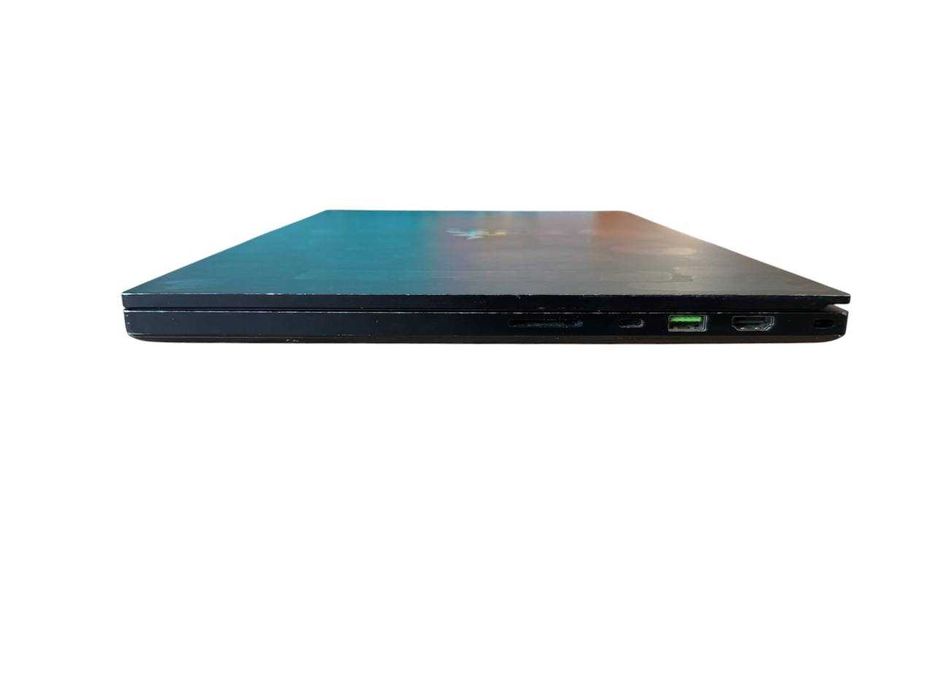 Ноутбук Razer Blade Pro 17 i7-9750H (6 ядер та 12 потоків) / RTX 2070 8gb / 16gb ddr4 / 512gb ssd / 17.3 IPS Full HD 1920x1080 144Hz