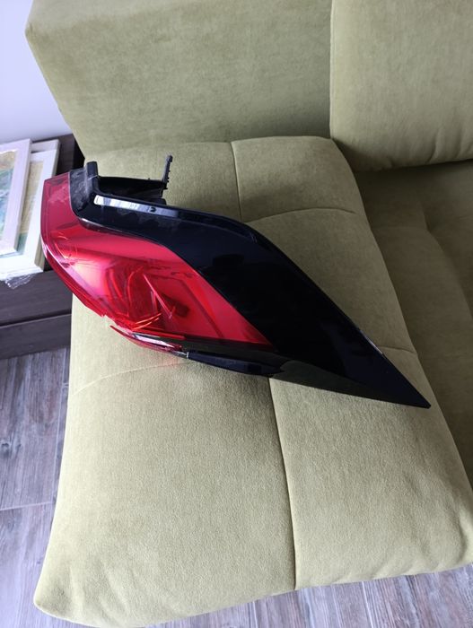 Фара задня права