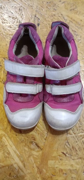 продам фирменные кроссовки 30 разм по стельке 19-19,5 см, в хорошем со