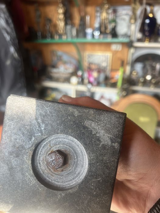 Бронзова статуетка