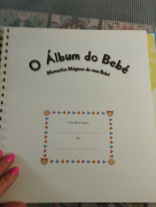 Álbum para registo do bebê