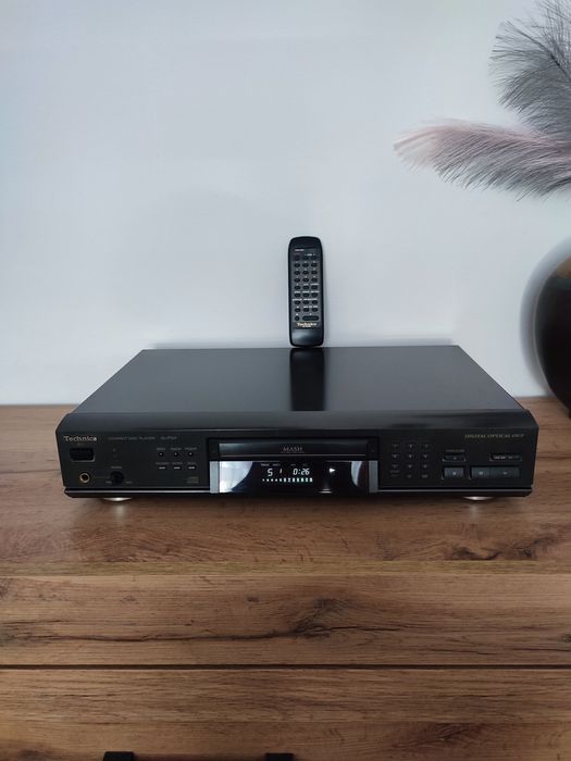 TECHNICS SP-PG 4 odtwarzacz CD+ pilot