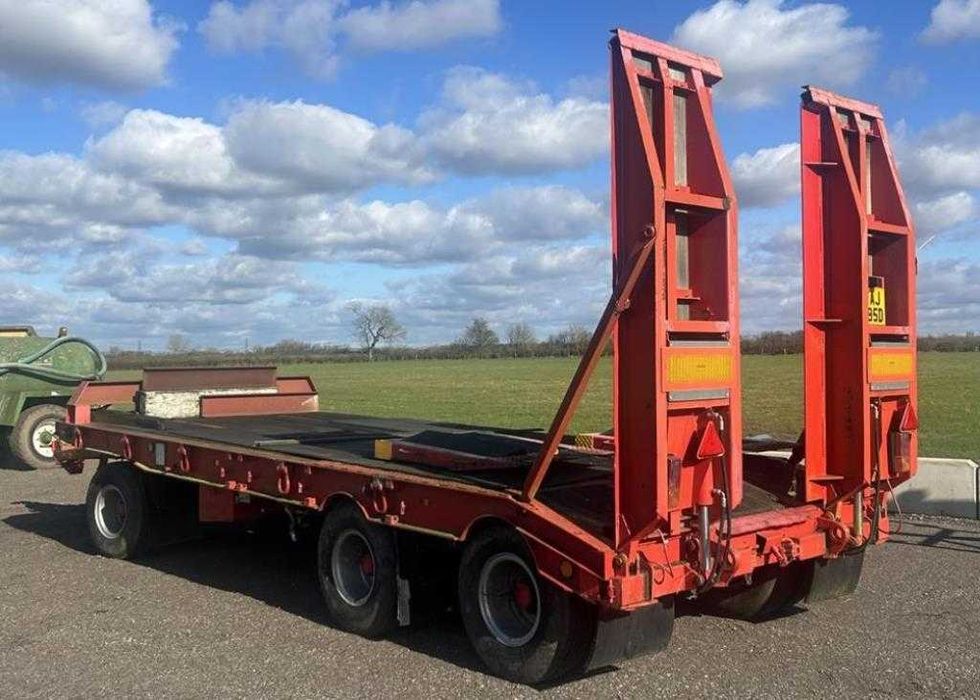 Przyczepa niskopodwoziowa trzyosiowa, niskopodwoziówka zarejestrowana