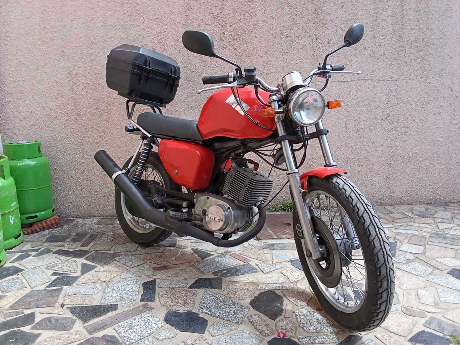 mz etz 125 personalizada e com apenas 27000km (inclui todo o material original)