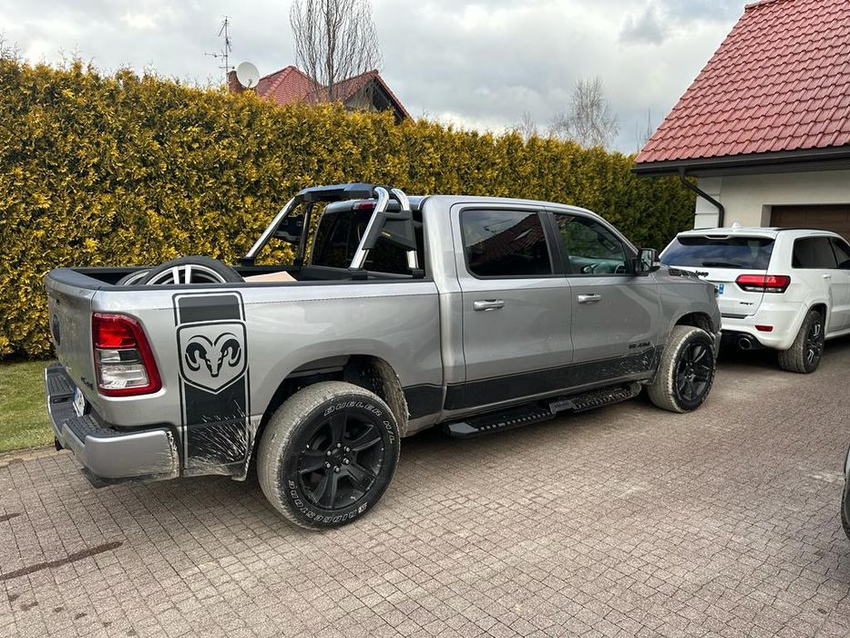 Dodge RAM 1500 rury orurowanie paki chrom Hamar