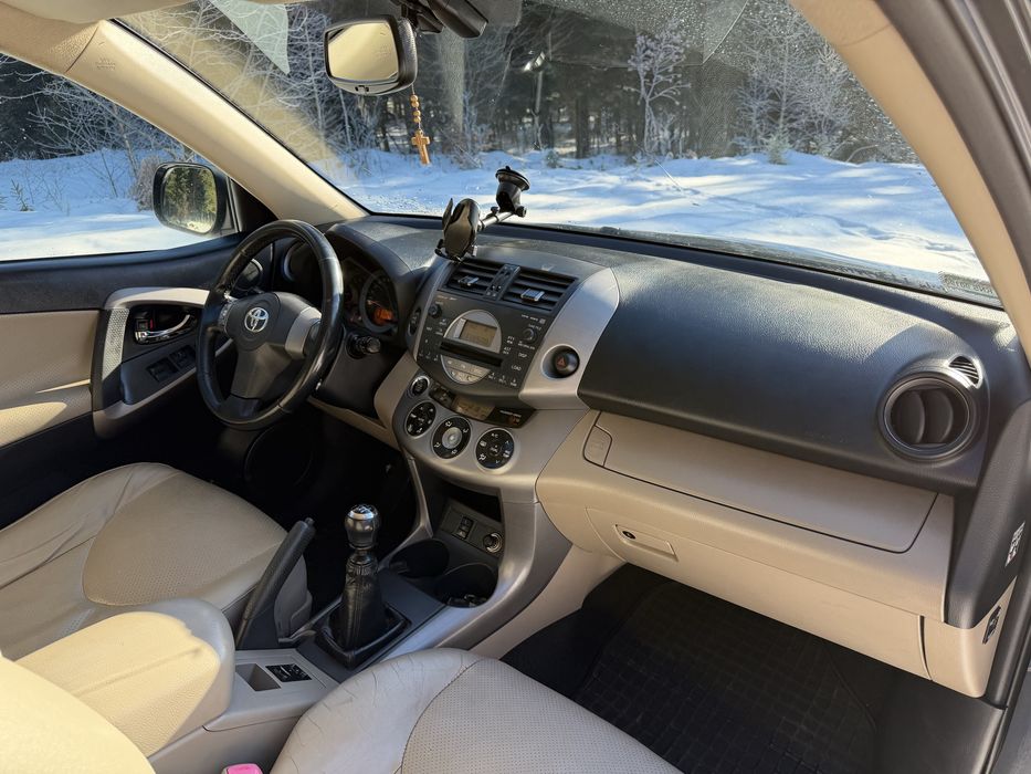 Toyota RAV-4 2.2d 4x4 blokada mostów 2007/2008 Bardzo ładna full opcja