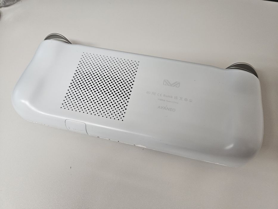 Ayaneo Air Plus 6800U- ler descrição