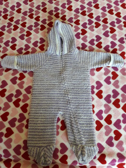 Конверт, комбинезончик, кофточка для новорожденных