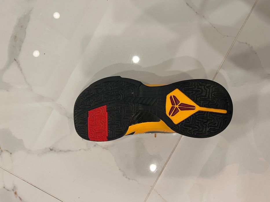 Kobe V Protro Bruce Lee