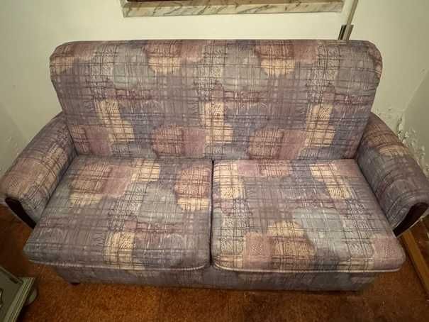 OPORTUNIDADE - Sofá cama de 2 lugares 25€