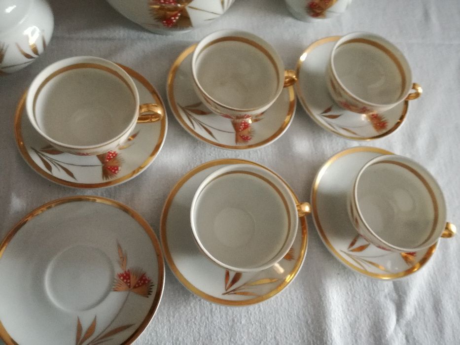 Serviço de Café de Porcelana Branca e Filé Dourado