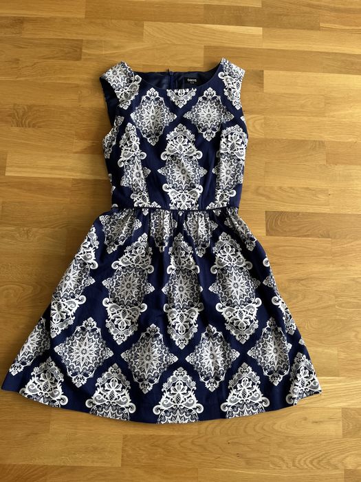 Oasis rozkloszowana letnia sukienka