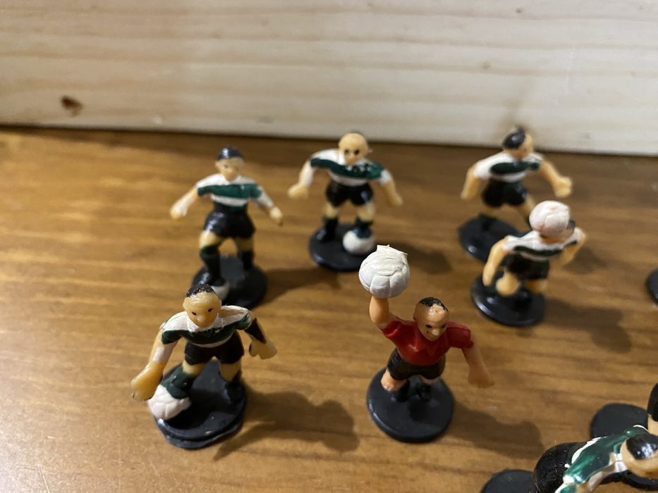 11 bonecos futebol miniatura tipo Subuteo