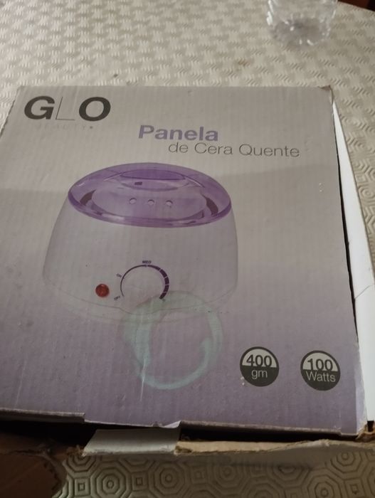 Panela de cera quente usada.