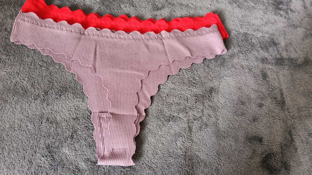 Majtki stringi nowe M