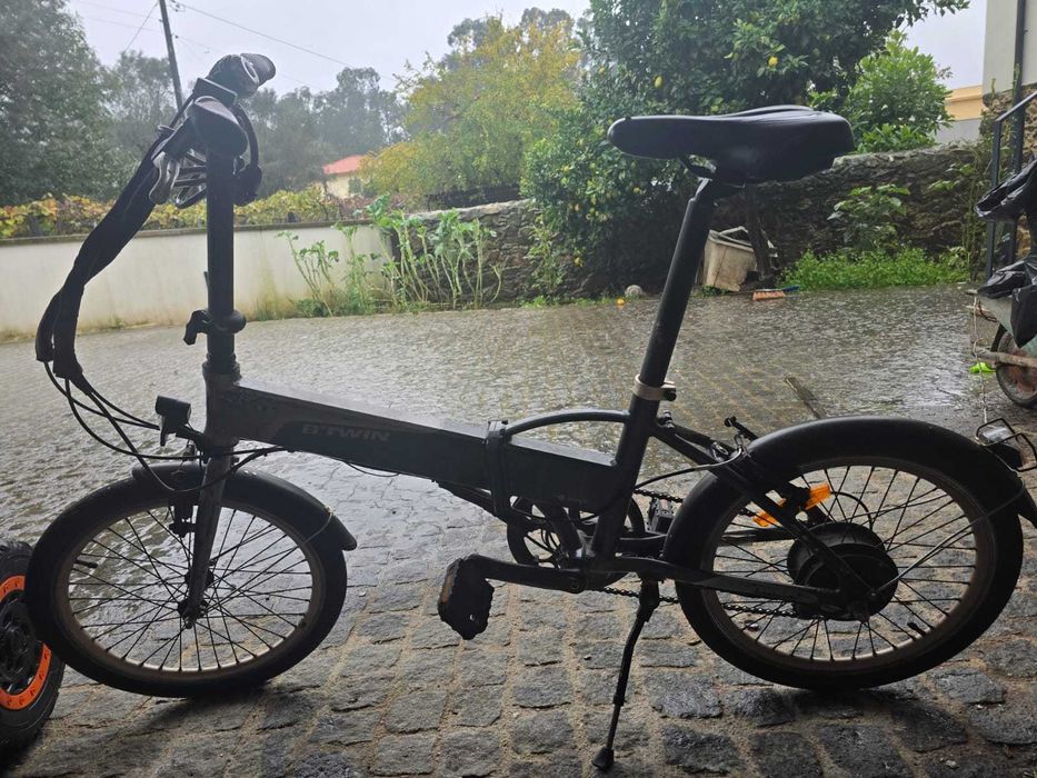 Bicicletas elétrica e comum