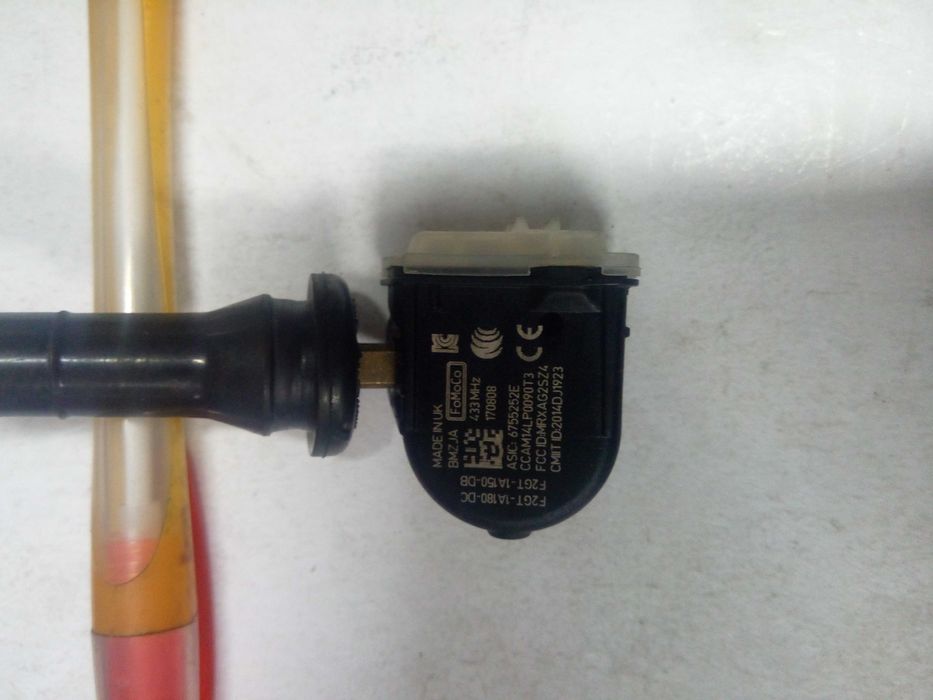 4x CZUJNIKI Ciśnienia opon  TPMS FORD