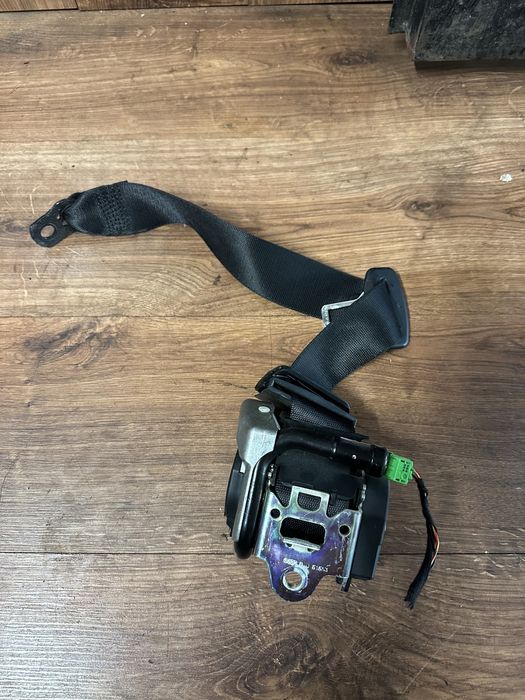 Pas bezpieczeństwa prawy tył Kombi Mercedes W211 E