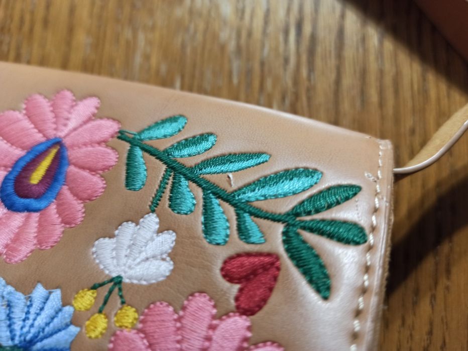 Mała torebka typu cross body/listonoszka ZARA