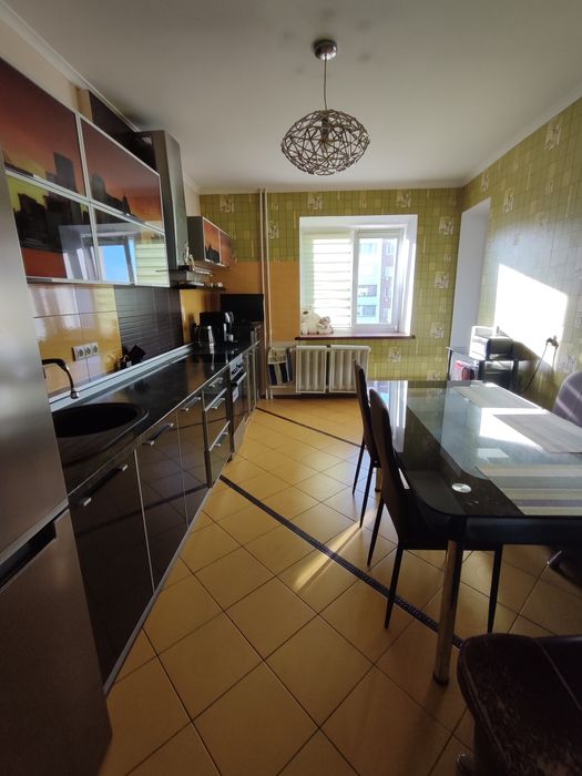 Продаж 2 к вул.Вишняківська.