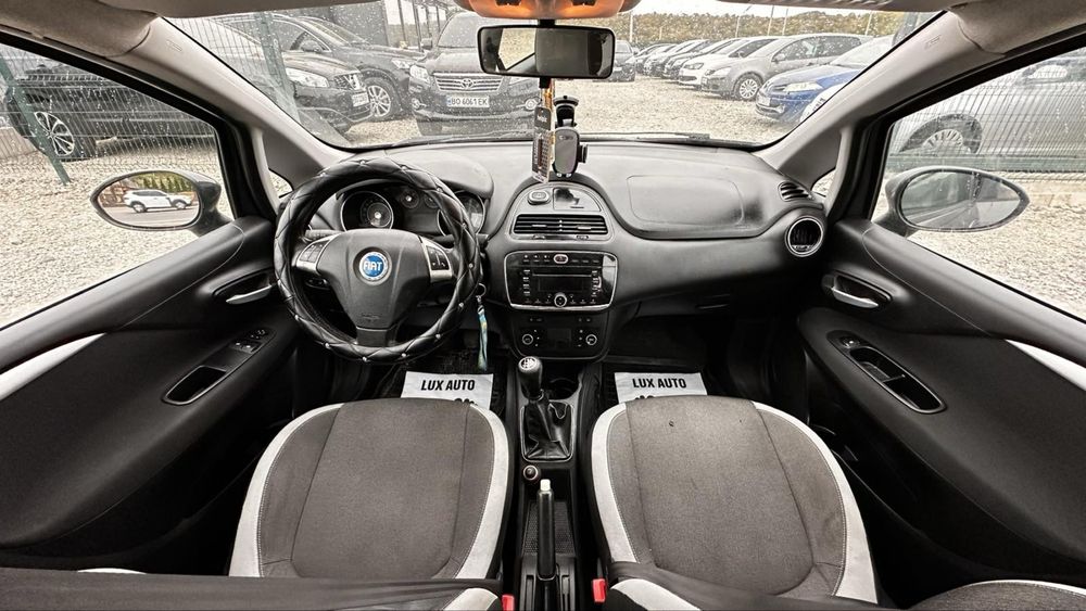 Продам надійне та економне авто Fiat punto 2012