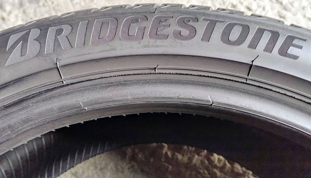 Шини літні R17 245/40 Bridgestone Turanza T005