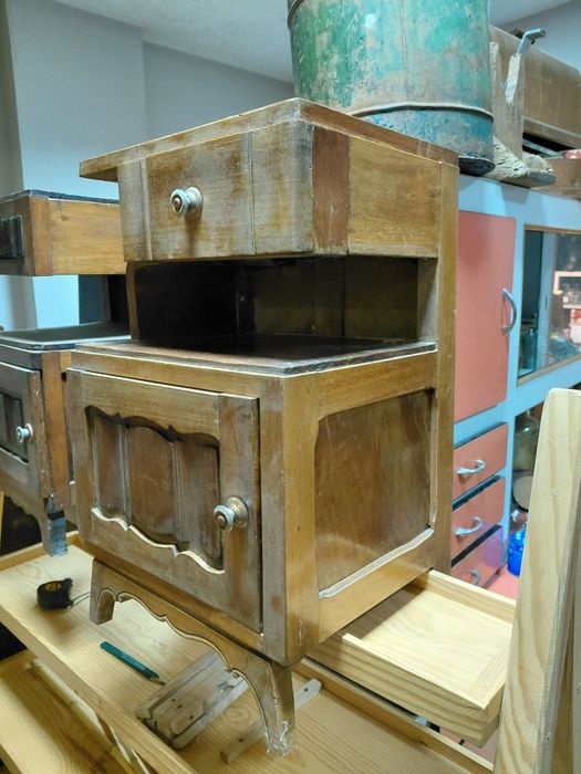 Mesa cabeceira peniqueira