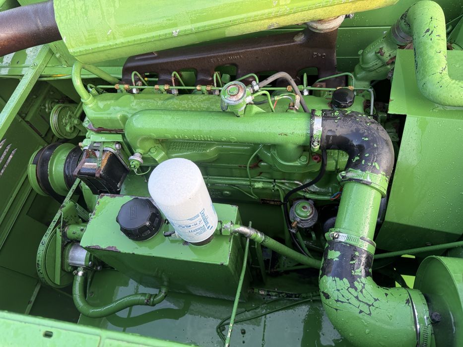 Комбайн зернозбиральний John Deere 1055