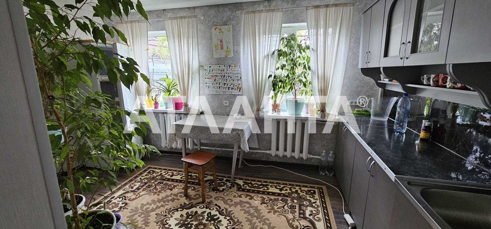 Дом в ближайшем пригороде Одессы - в  Корсунцах с участком 18 соток