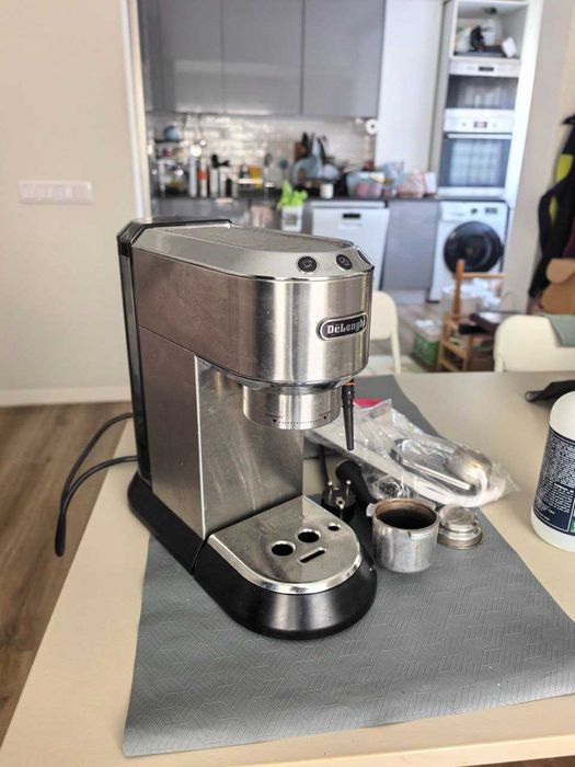Máquina de café DeLonghi EC675 (coffee machine)