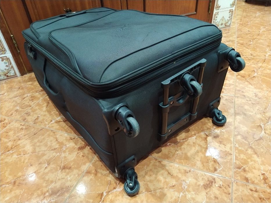 Mala grande malas de porão mais de 23k carro casa quarto apartamento.