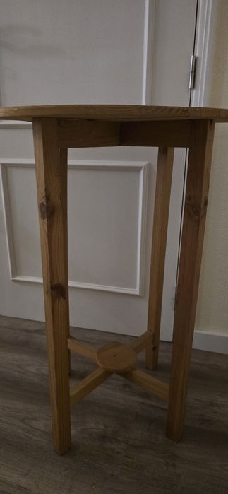Mesa de apoio em madeira