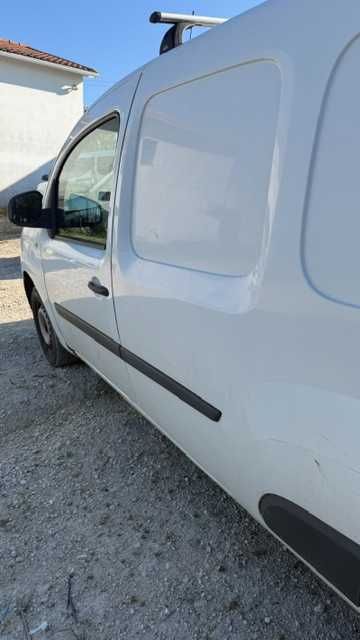 Viatura Renault Kangoo Comprida